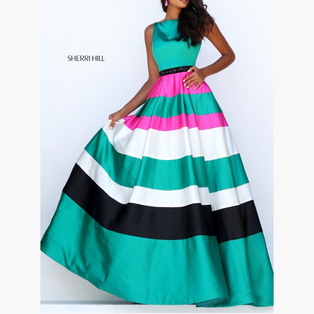 NWOT Sherri Hill gown size 0